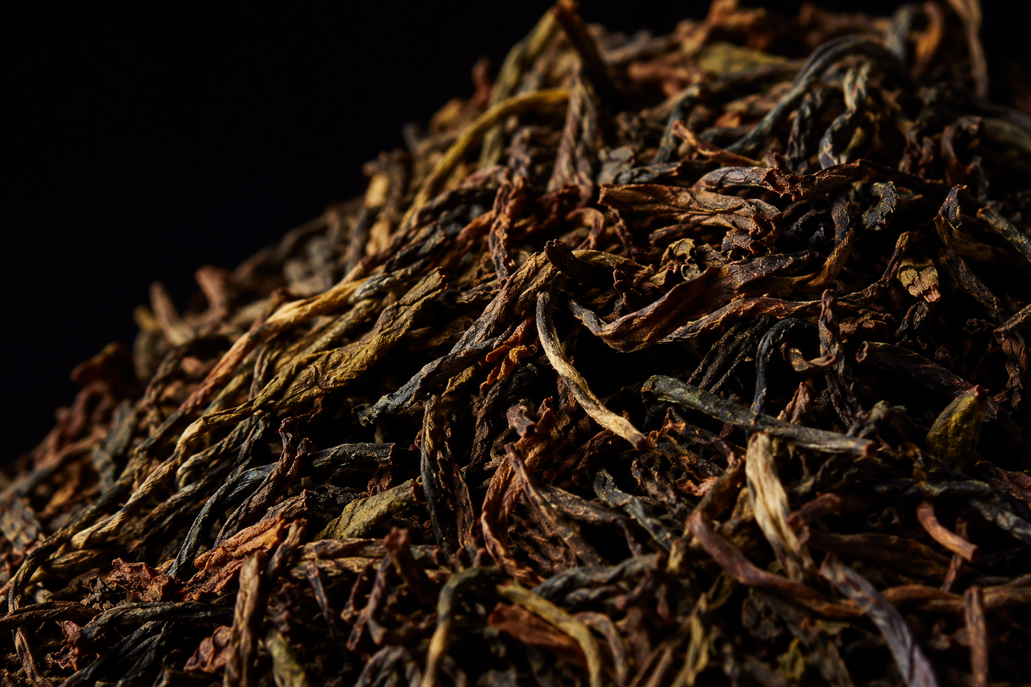 Close-up of Assam, Ceylon, and Darjeeling tea leaf blend — Zero Chaos Coffee Ember Breakfast